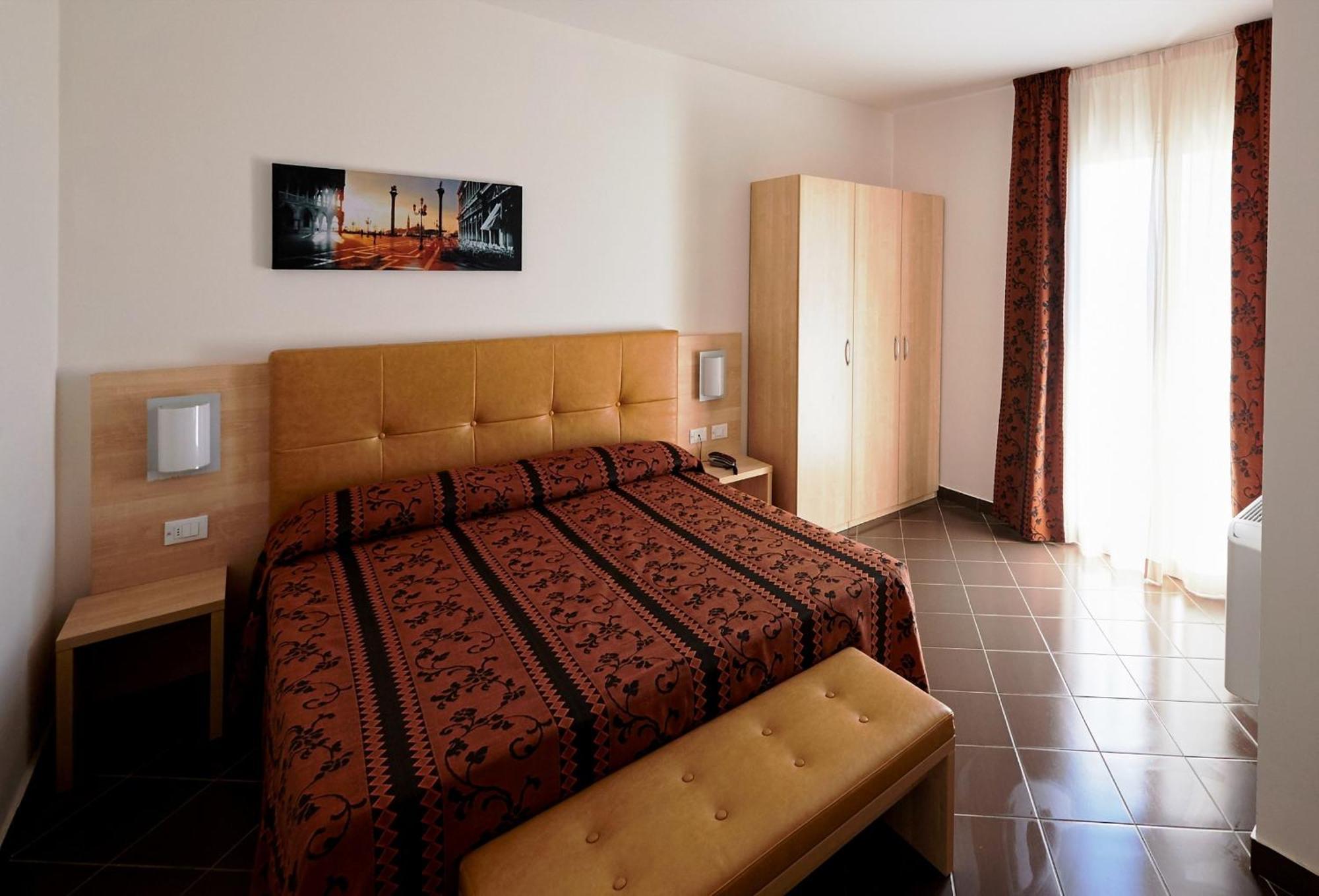 BOLGHERI MARINA RESORT ex Varo Village Hotel Marina Di Bibbona Exteriör bild