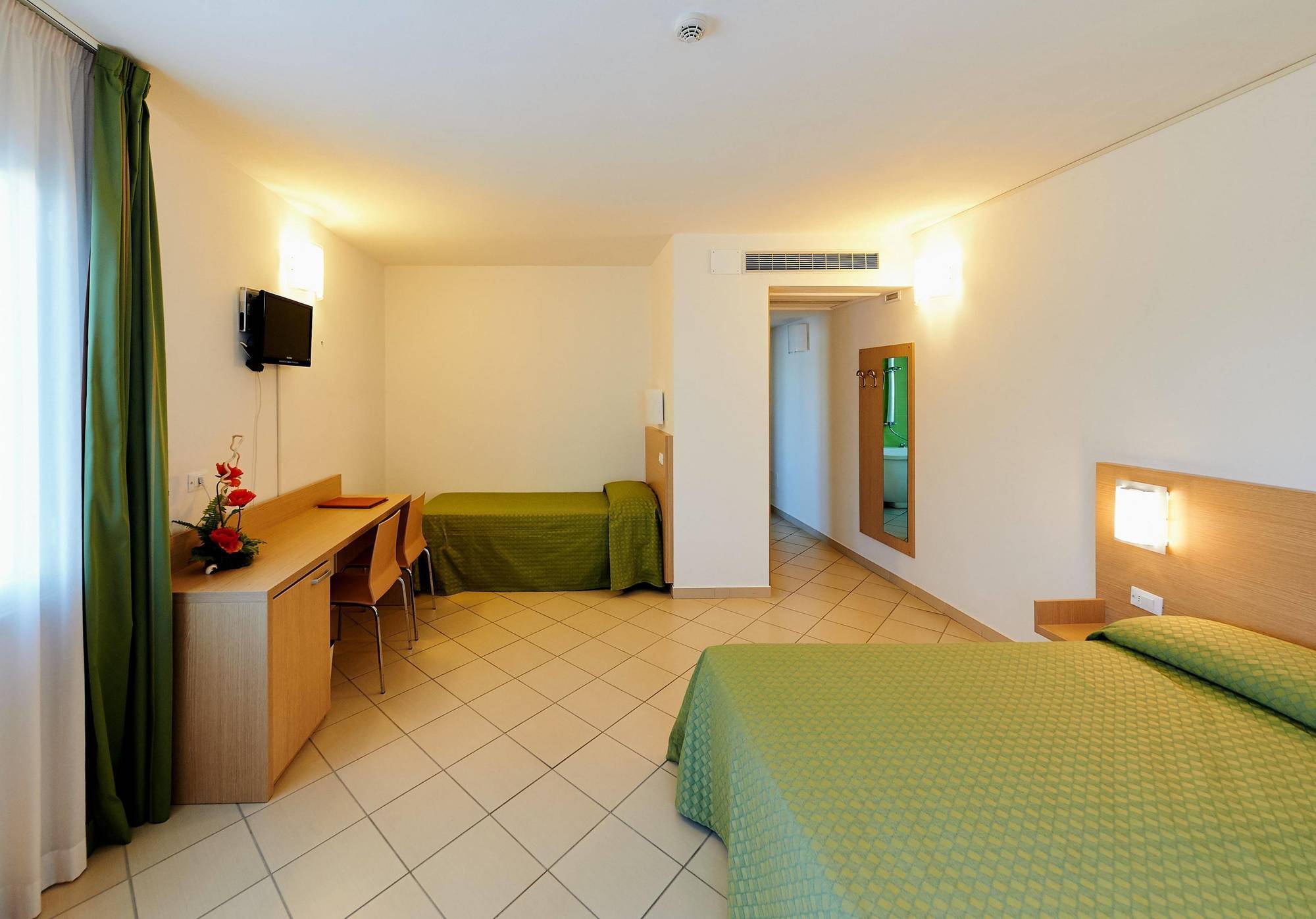 BOLGHERI MARINA RESORT ex Varo Village Hotel Marina Di Bibbona Exteriör bild