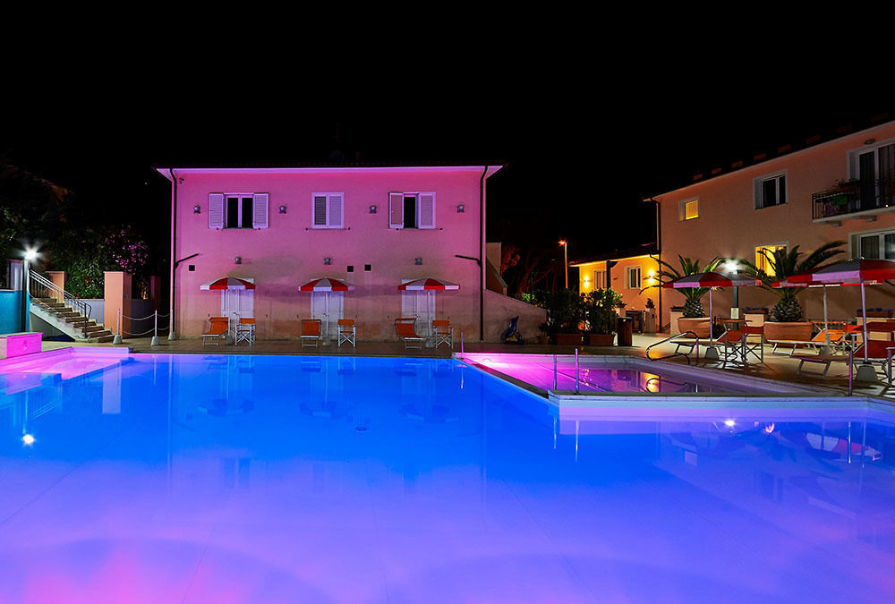 BOLGHERI MARINA RESORT ex Varo Village Hotel Marina Di Bibbona Exteriör bild