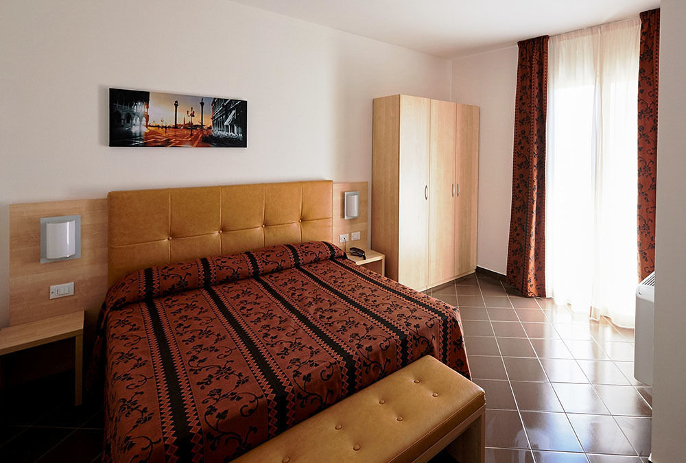 BOLGHERI MARINA RESORT ex Varo Village Hotel Marina Di Bibbona Exteriör bild