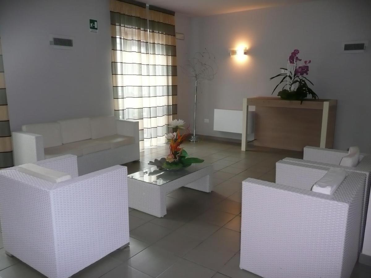 BOLGHERI MARINA RESORT ex Varo Village Hotel Marina Di Bibbona Exteriör bild