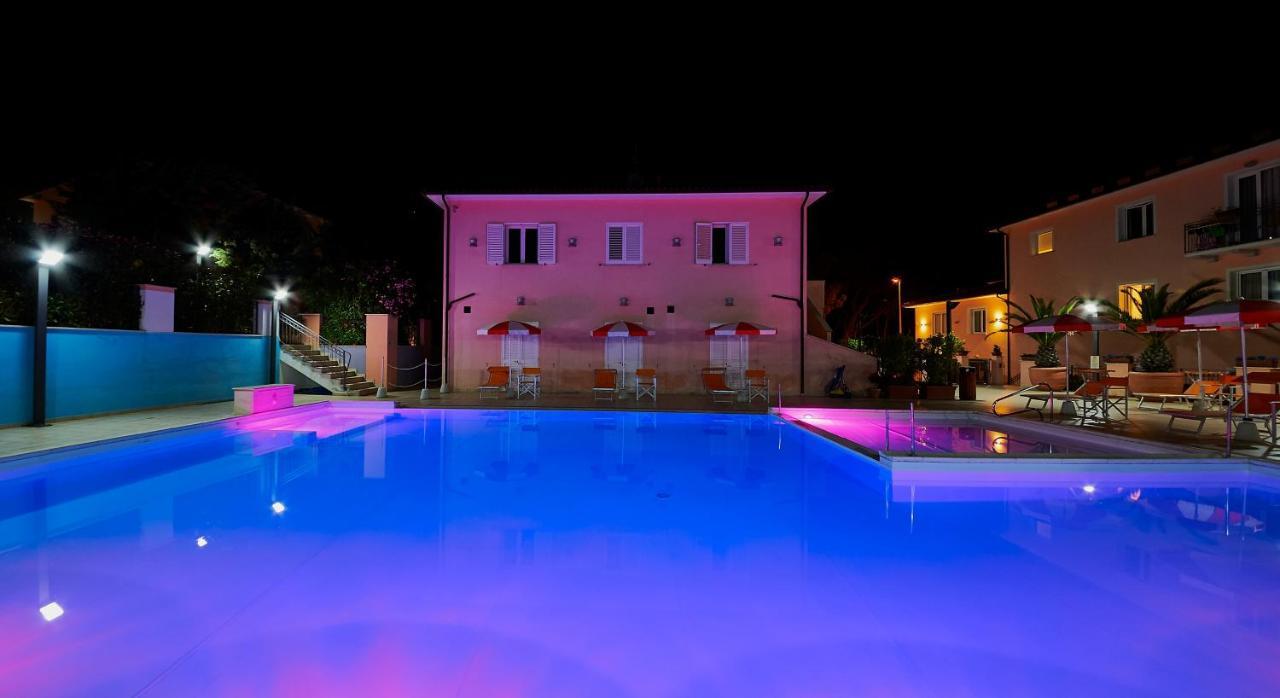 BOLGHERI MARINA RESORT ex Varo Village Hotel Marina Di Bibbona Exteriör bild