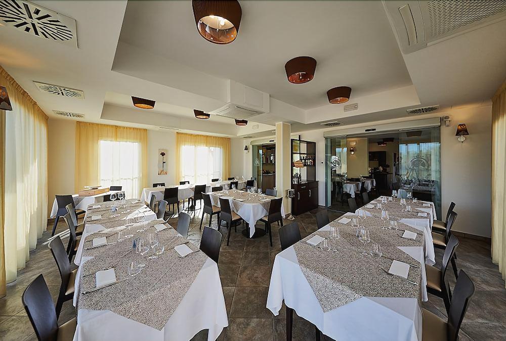 BOLGHERI MARINA RESORT ex Varo Village Hotel Marina Di Bibbona Exteriör bild